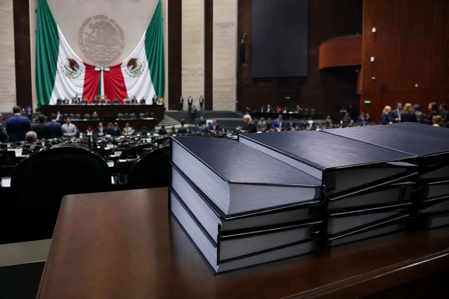 Documentos del Paquete Económico 2027 frente a la Cámara de Diputados